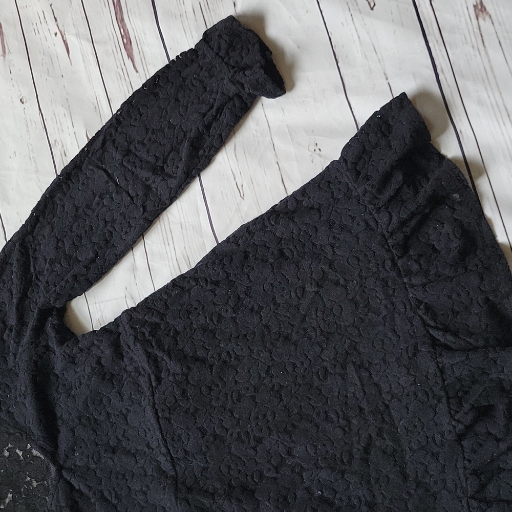 Lace Black Dress - Picture 4 of 7